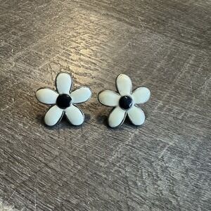Vintage Retro Floral Cream Black Enamel Daisy Stud Earrings